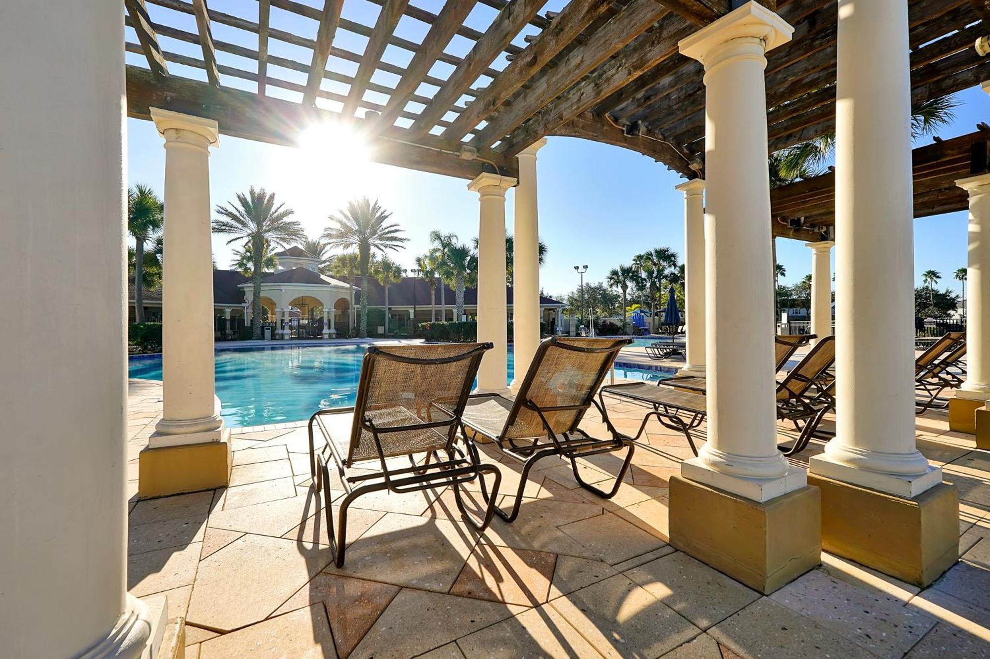The Perch-2 Miles From Disney, Movie Theatre & Water Park