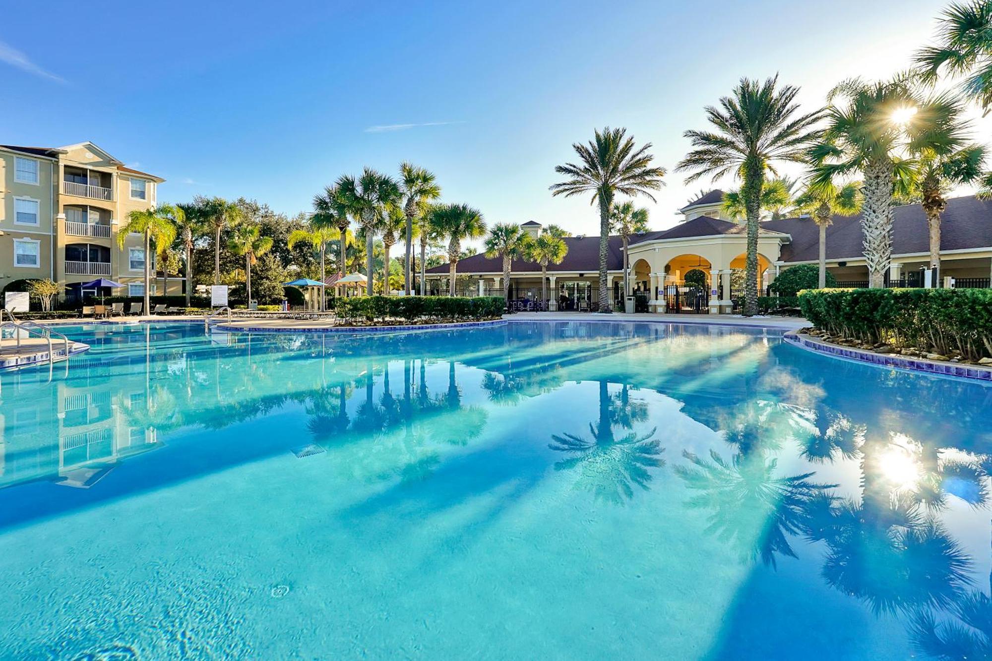 The Perch-2 Miles From Disney, Movie Theatre & Water Park Apartment *