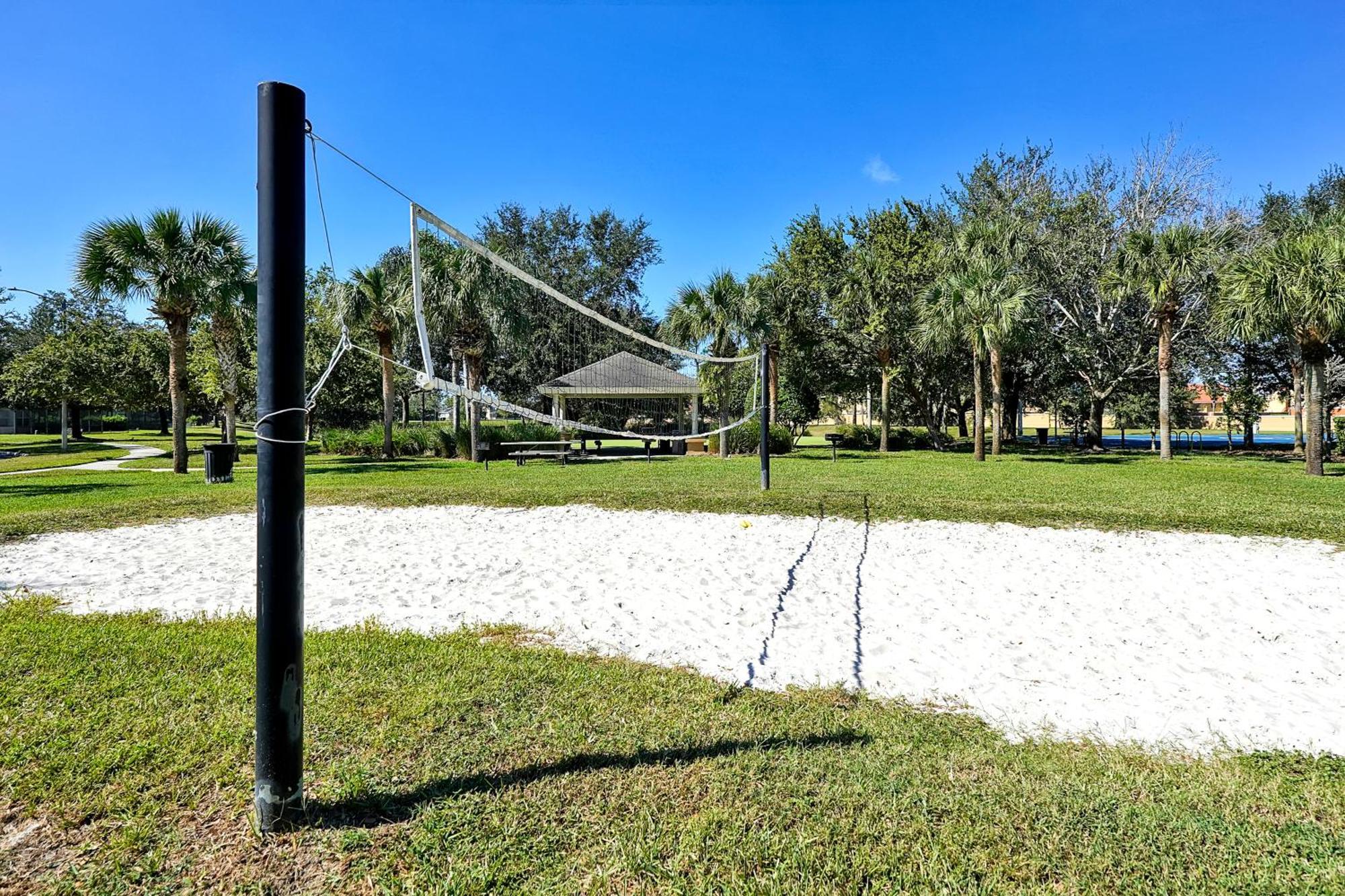 The Perch-2 Miles From Disney, Movie Theatre & Water Park Apartment Orlando