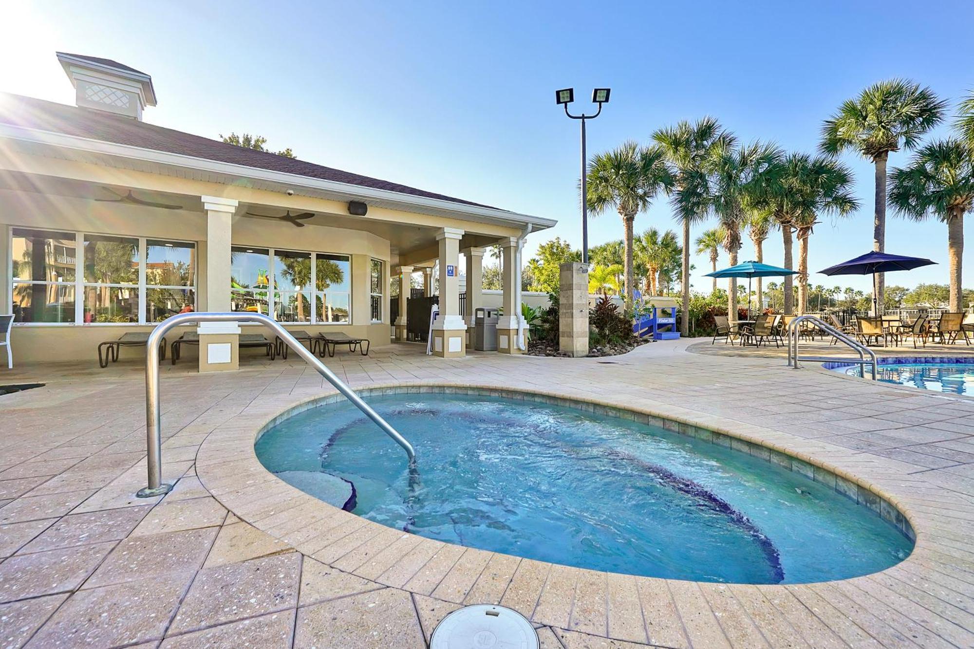 Apartment The Perch-2 Miles From Disney, Movie Theatre & Water Park Orlando