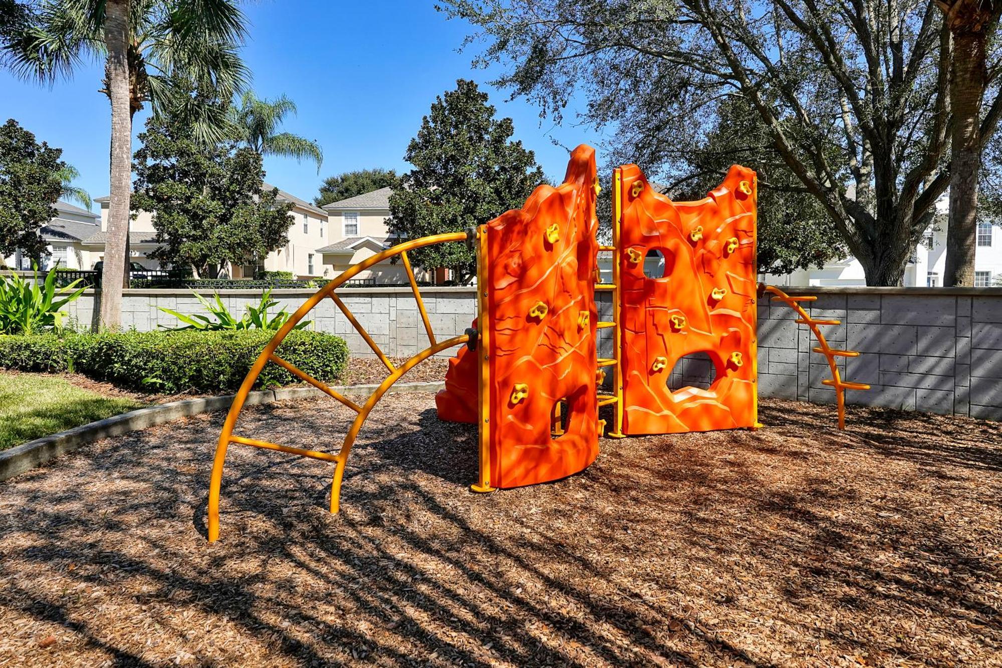 The Perch-2 Miles From Disney, Movie Theatre & Water Park Apartment