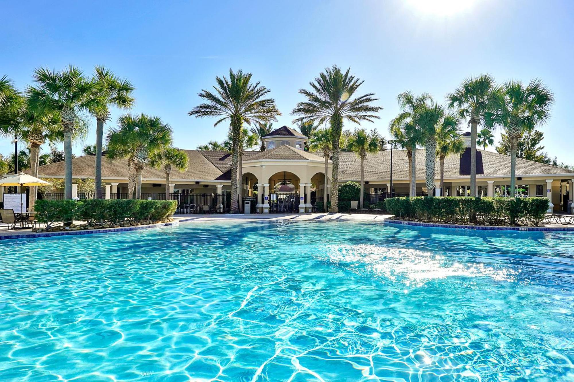 Apartment The Perch-2 Miles From Disney, Movie Theatre & Water Park