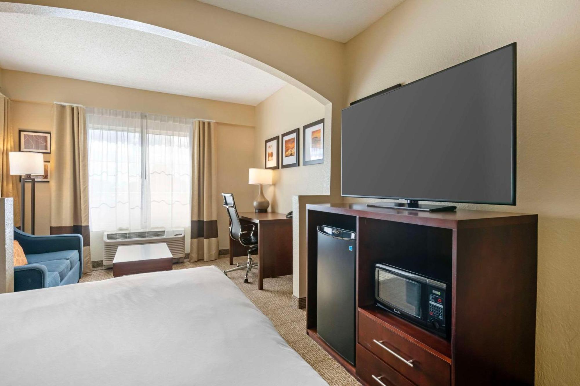 Hotel Comfort Downtown 3*