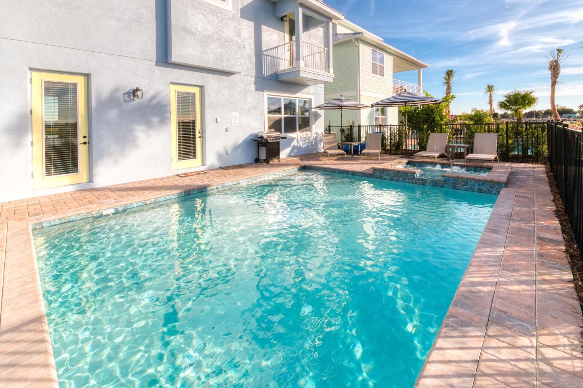 3 Story With Private Pool Near With Margaritaville Access - 8105su *
