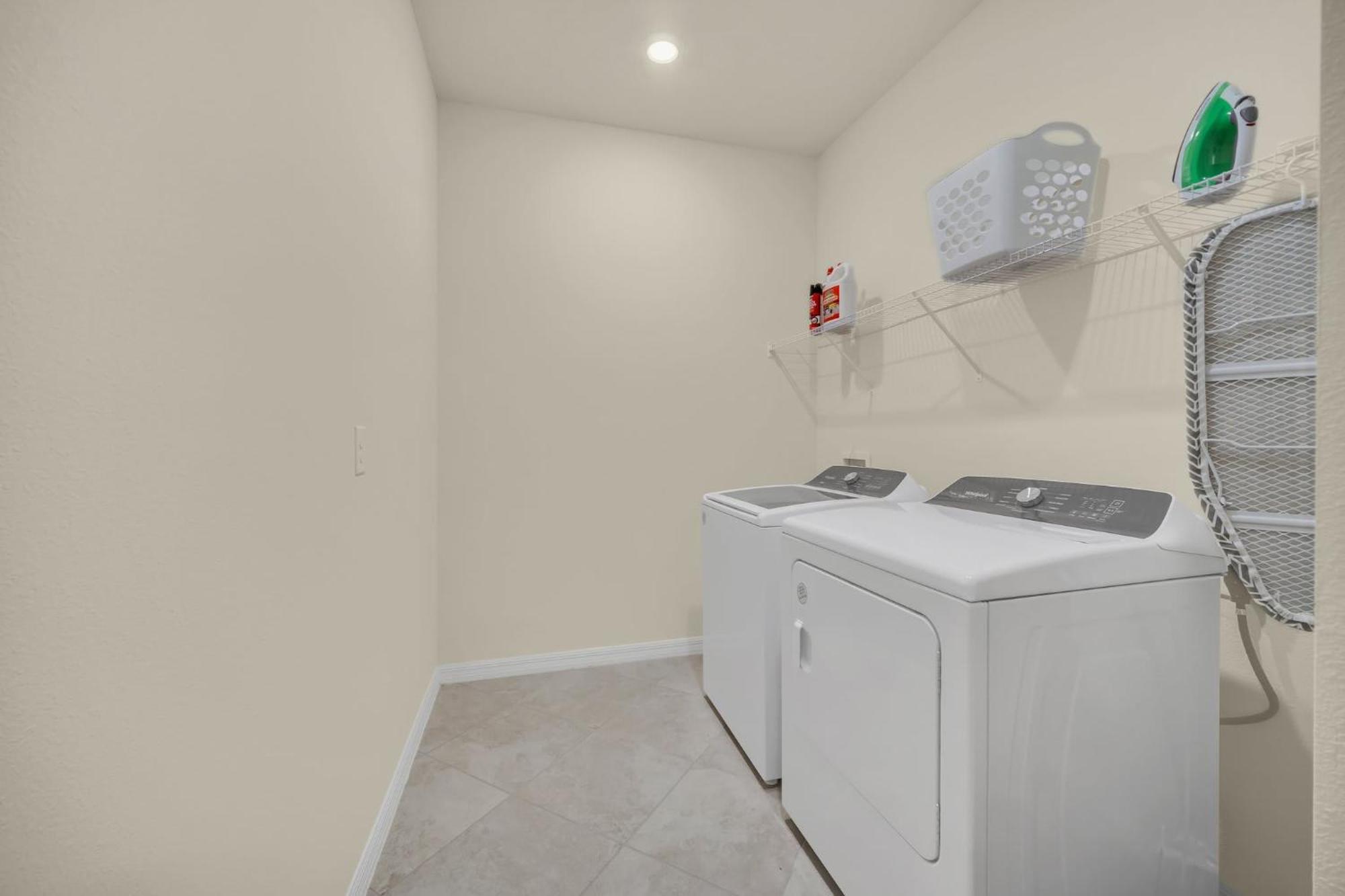 Holiday home Chic 10br Retreat With Themed & Pool *