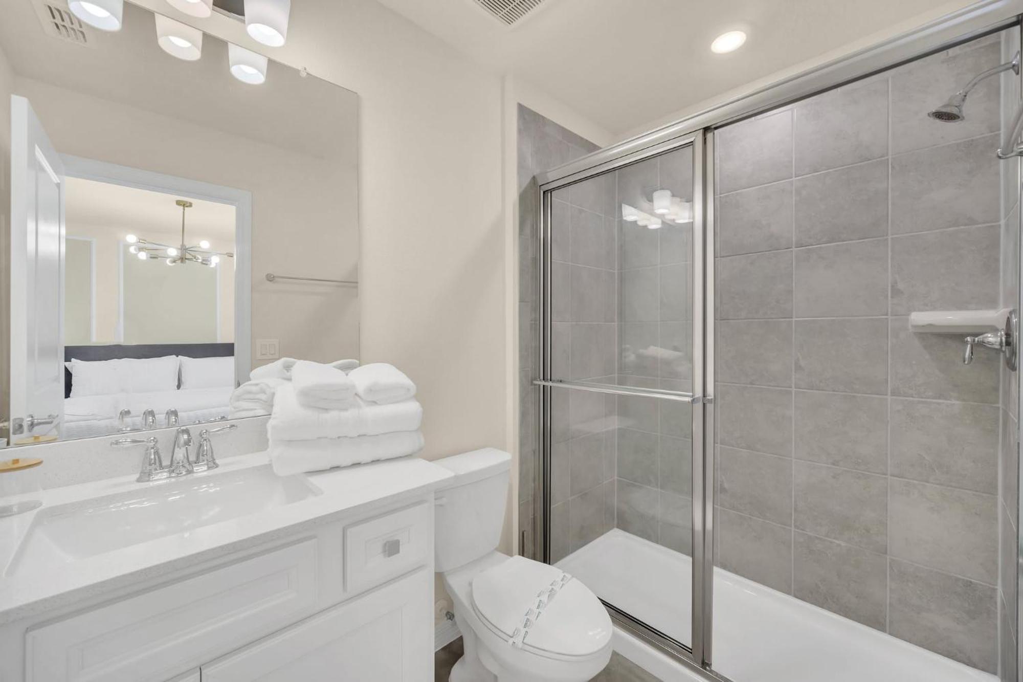 Chic 10br Retreat With Themed & Pool Holiday home Orlando