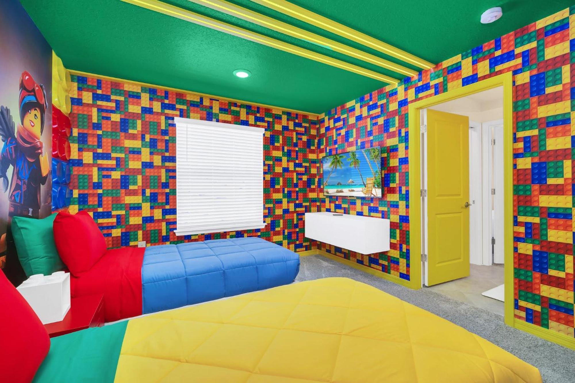 Chic 10br Retreat With Themed & Pool Holiday home Orlando