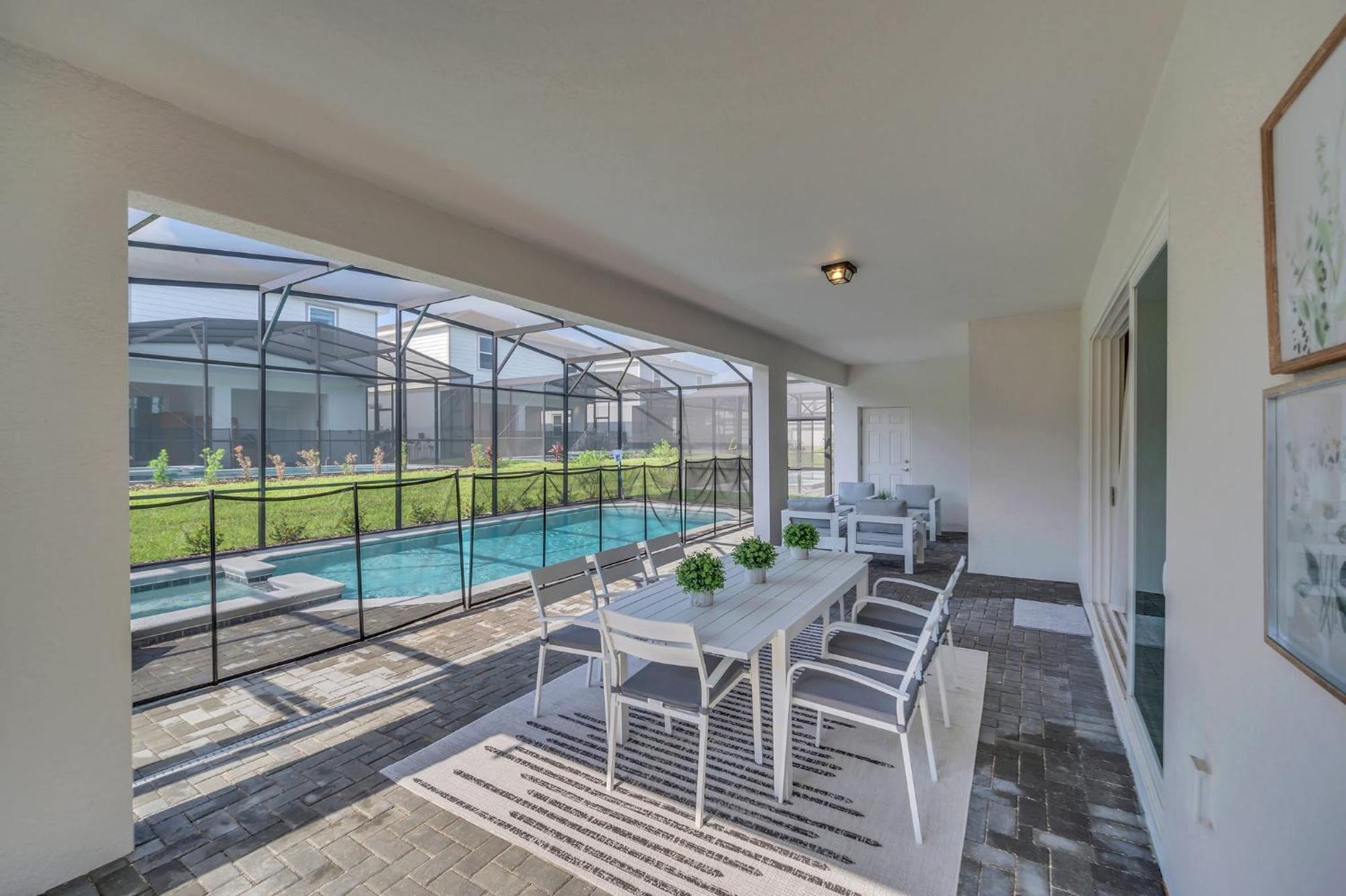 Chic 10br Retreat With Themed & Pool Orlando