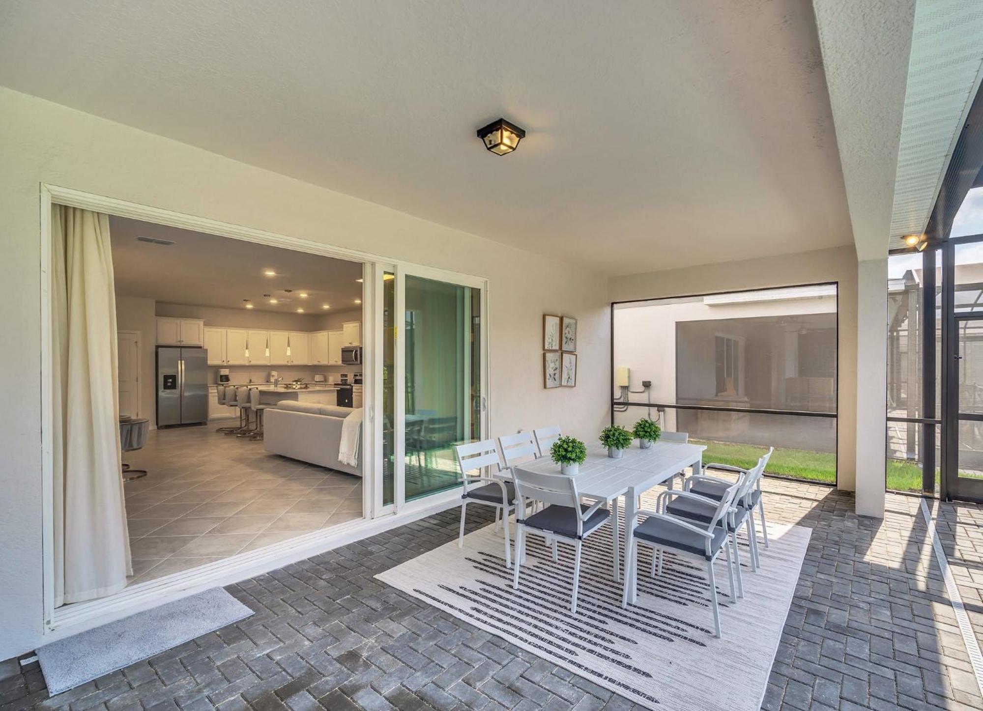 Chic 10br Retreat With Themed & Pool Holiday home Orlando