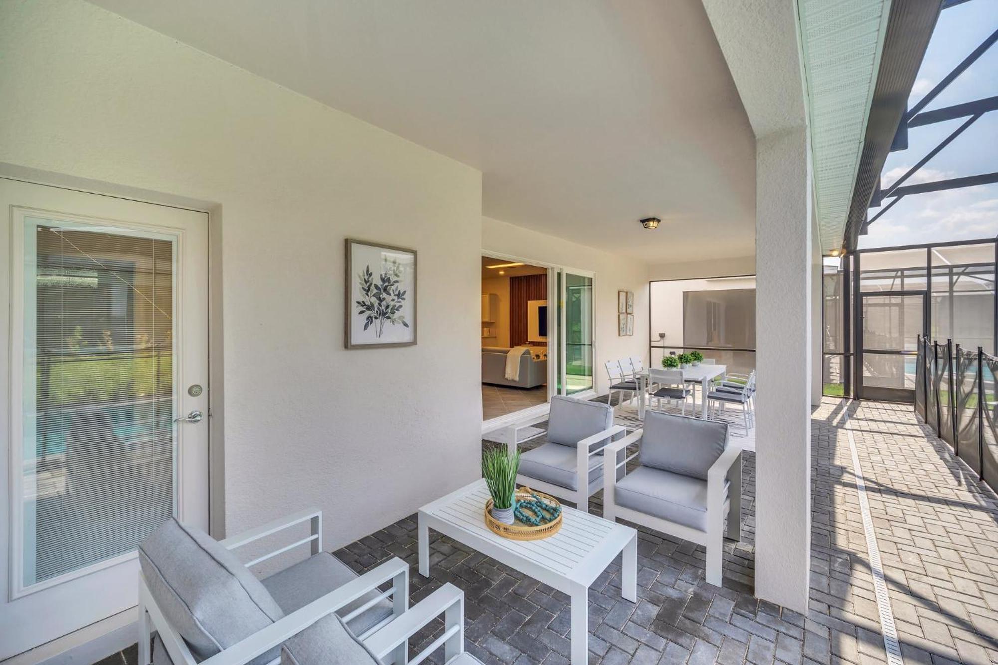Holiday home Chic 10br Retreat With Themed & Pool