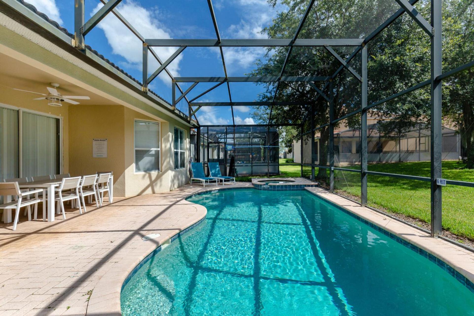 Oasis: 5 Bed Villa6504