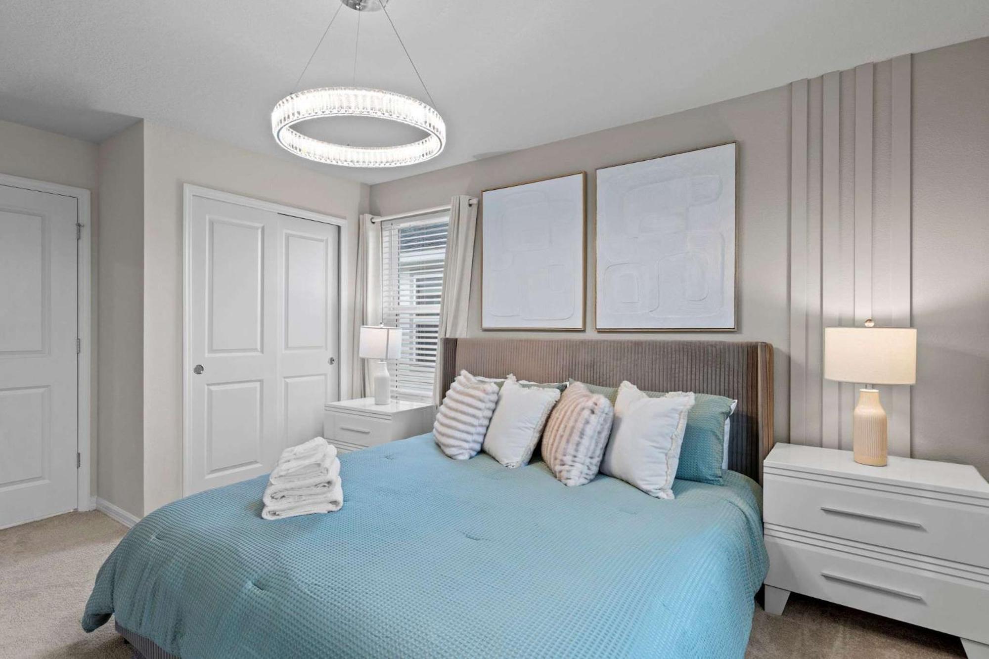 Chic 7bed With Private Pool, Theme Bedrooms *