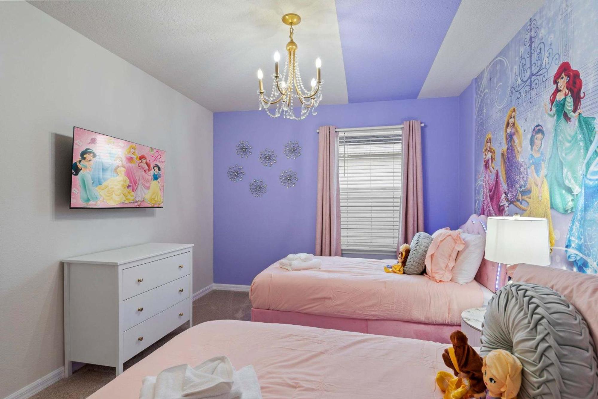 Chic 7bed With Private Pool, Theme Bedrooms Orlando