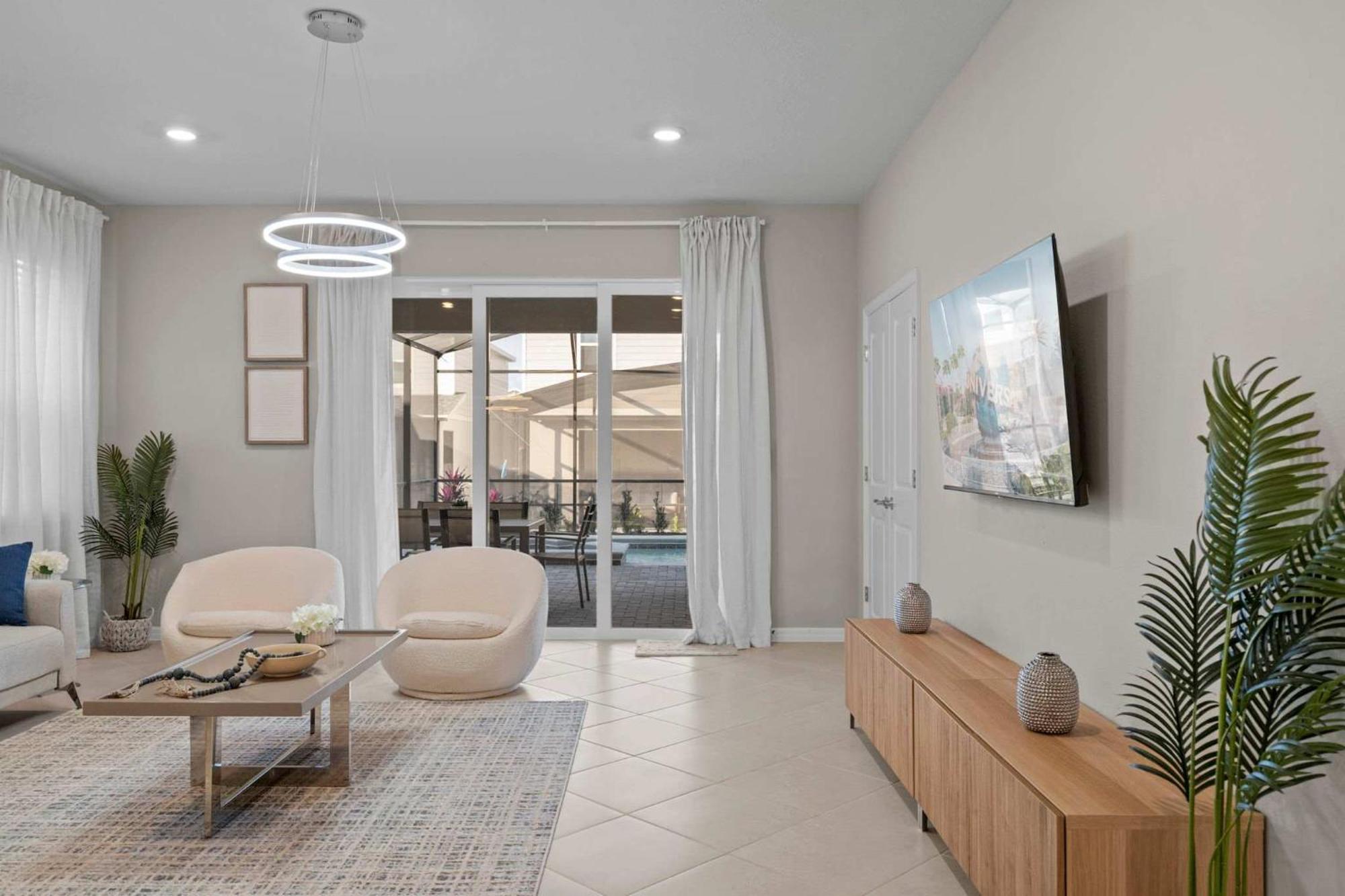 Chic 7bed With Private Pool, Theme Bedrooms Holiday home
