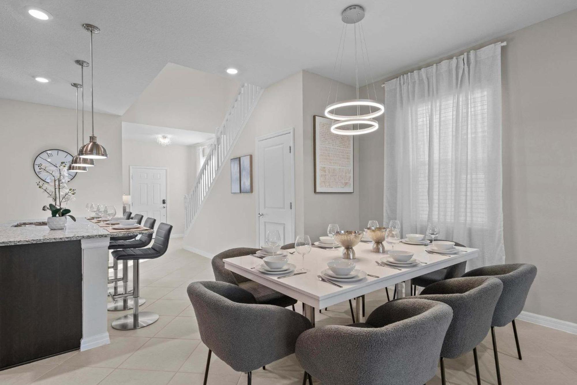 Chic 7bed With Private Pool, Theme Bedrooms * Orlando
