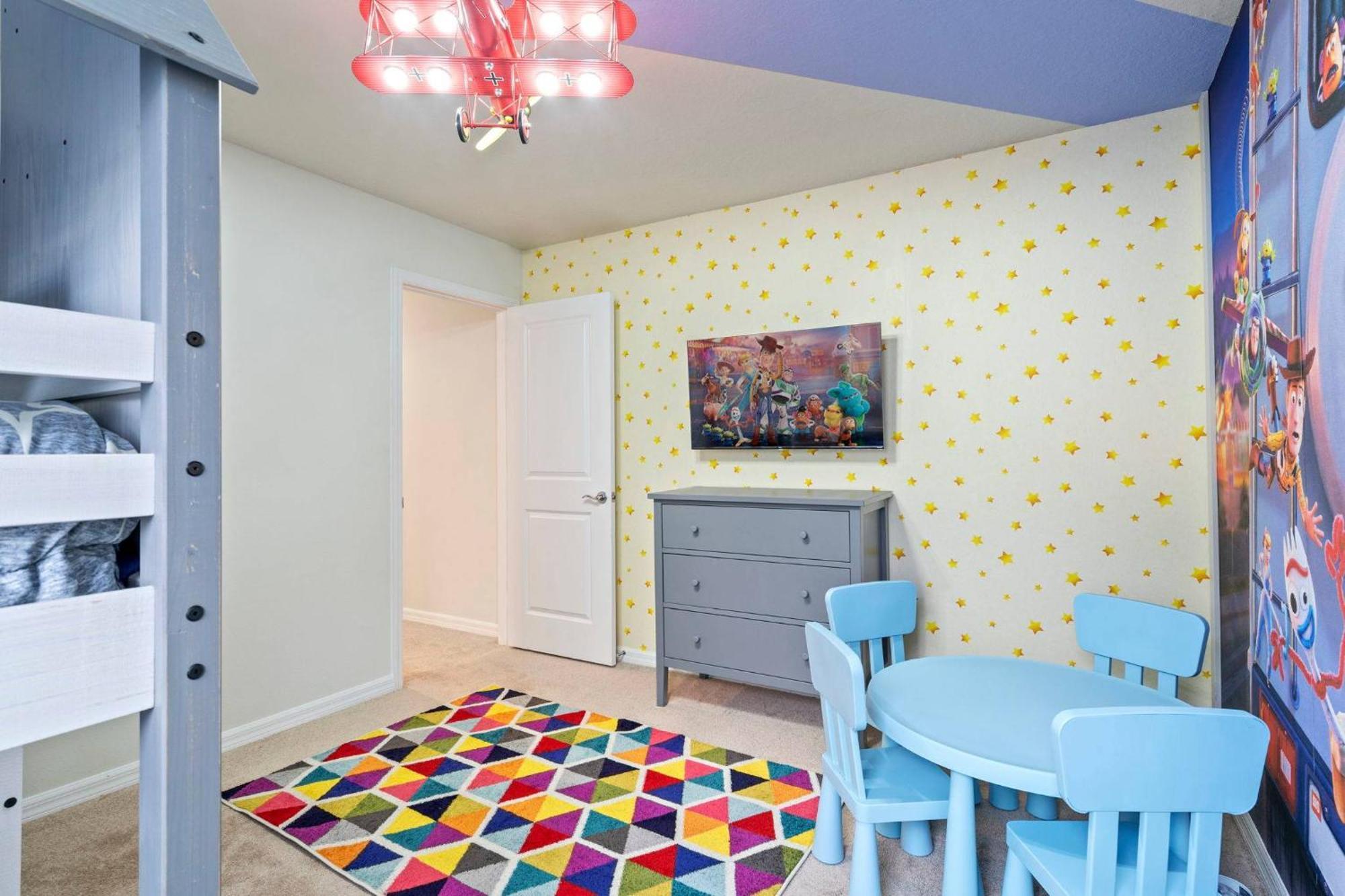 Chic 7bed With Private Pool, Theme Bedrooms Orlando
