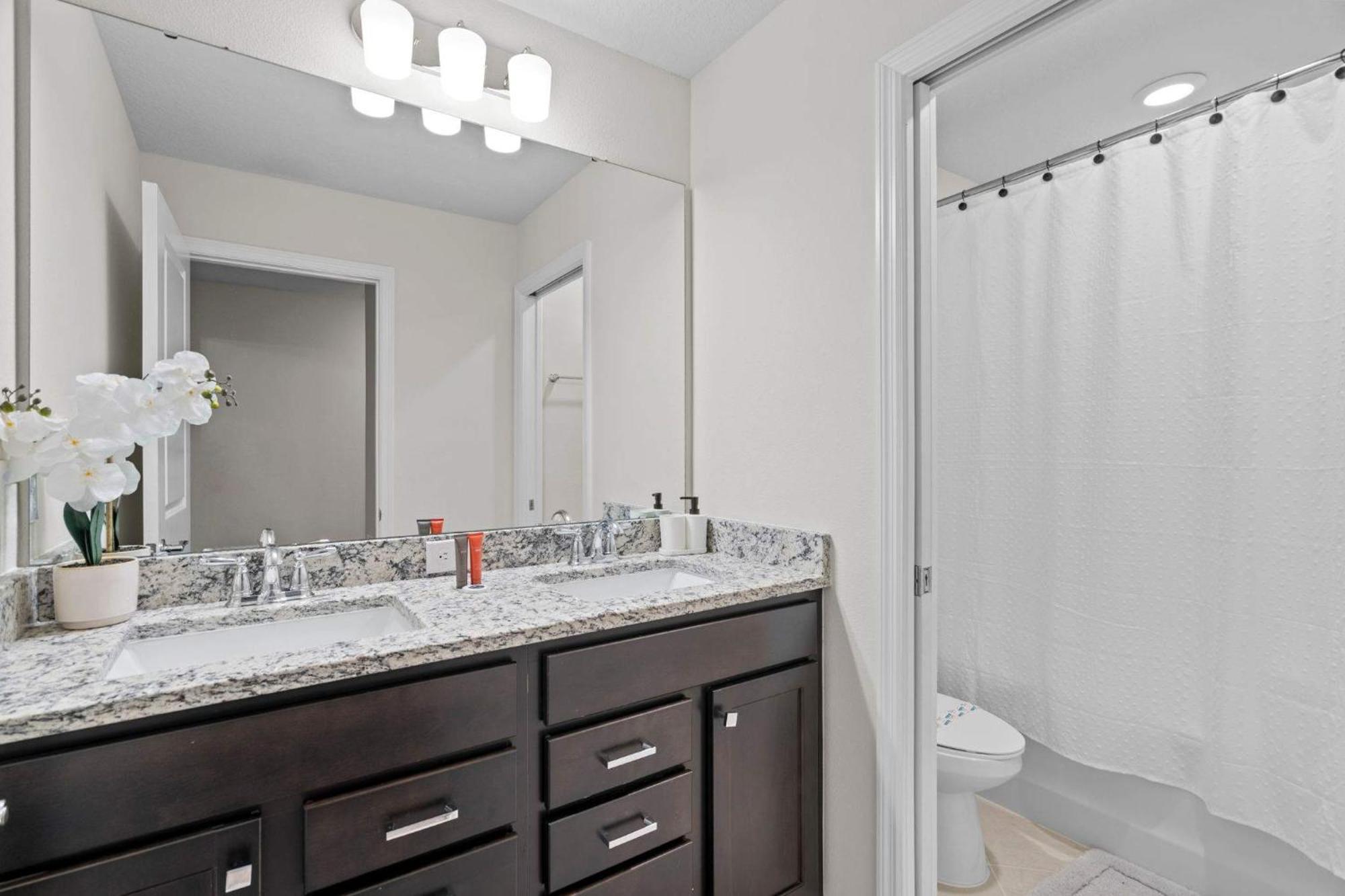 Chic 7bed With Private Pool, Theme Bedrooms * Orlando