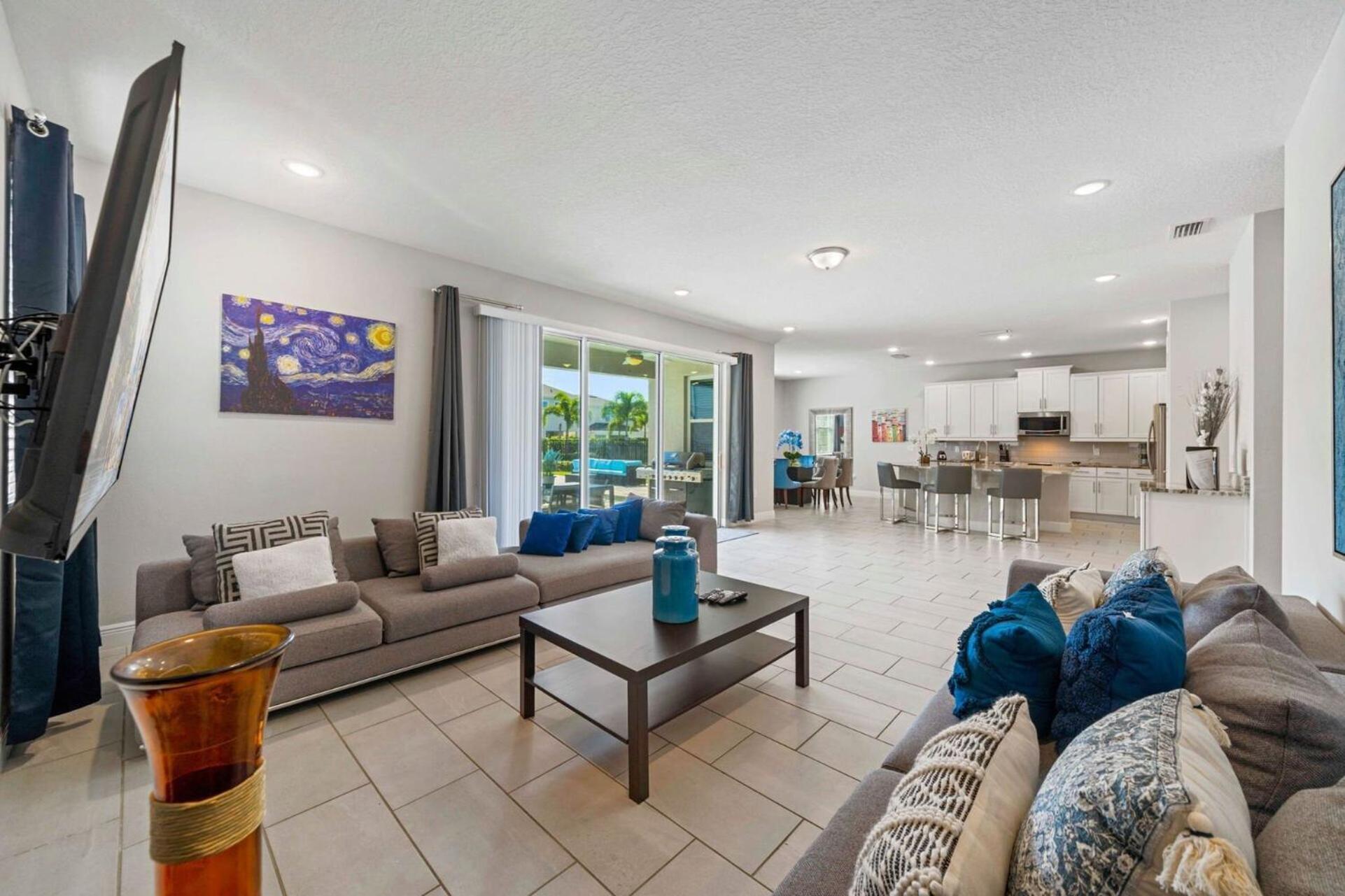Ultimate Luxury Retreat: 5 Bedroom With Pool And Jacuzzi Villa *