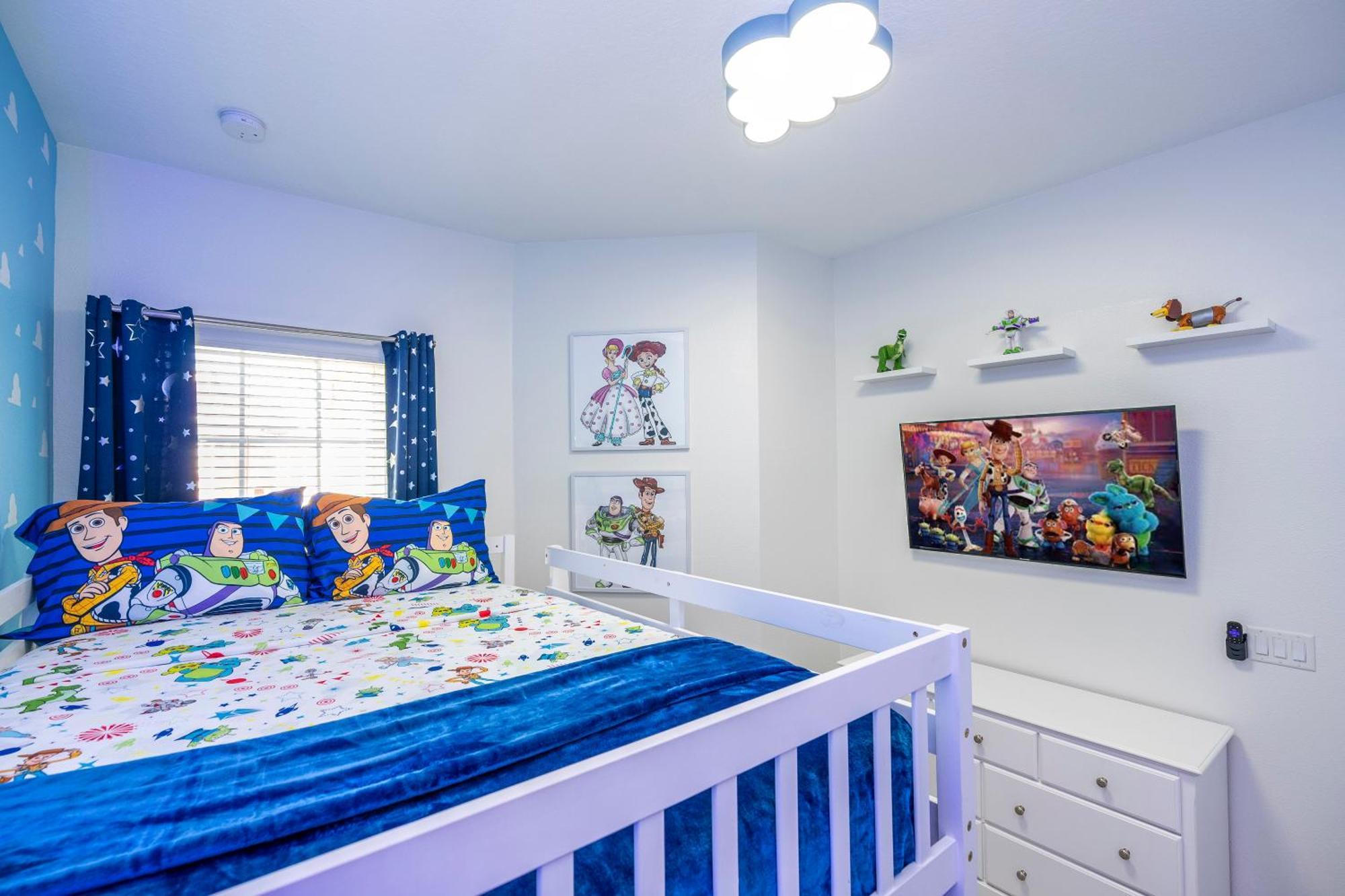 Themed House 5 Min To Parks, Heated Pool, Jacuzzi, Gym And * Orlando