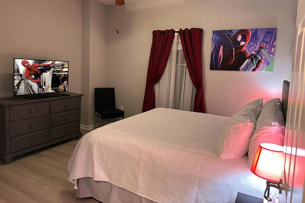 Spider-man-themed Near Disney, Sea World, Universal And Occc With Pool, Spa, Restaurants, Shuttle, Private Balcony, And View Of Fireworks Shows *