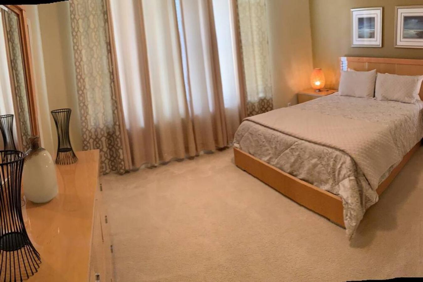 Th33 - 3 Bedroom Townhome Across Epic Universe Holiday home Orlando