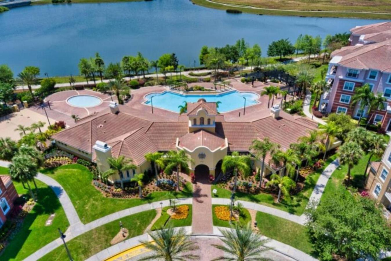 Is3-205 Lakefront - Universal Holiday home