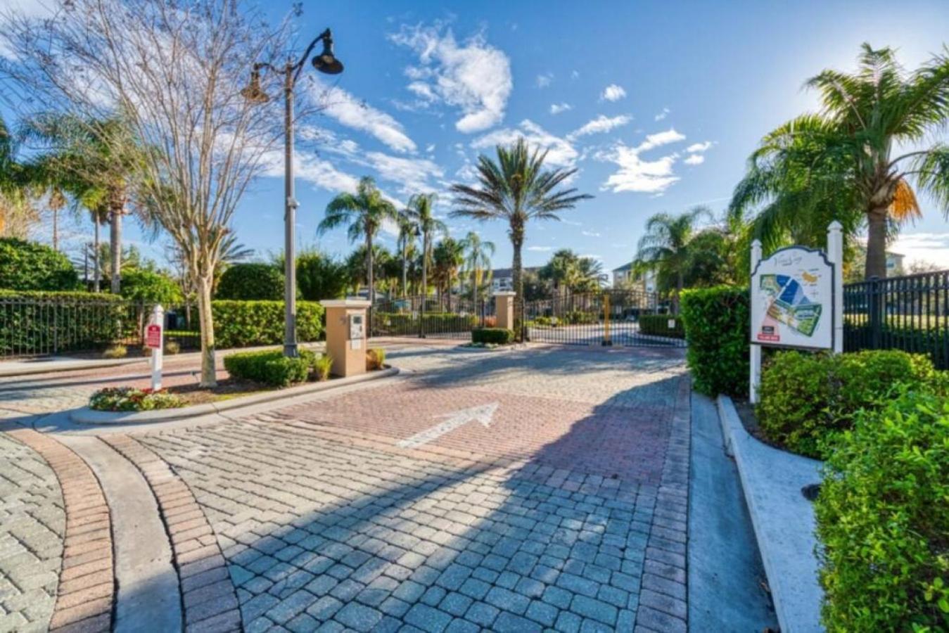 Is3-205 Lakefront - Universal Holiday home *