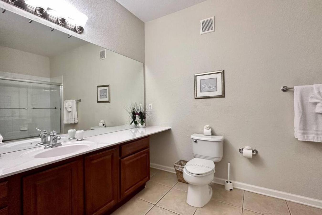 Is3-205 Lakefront - Universal *