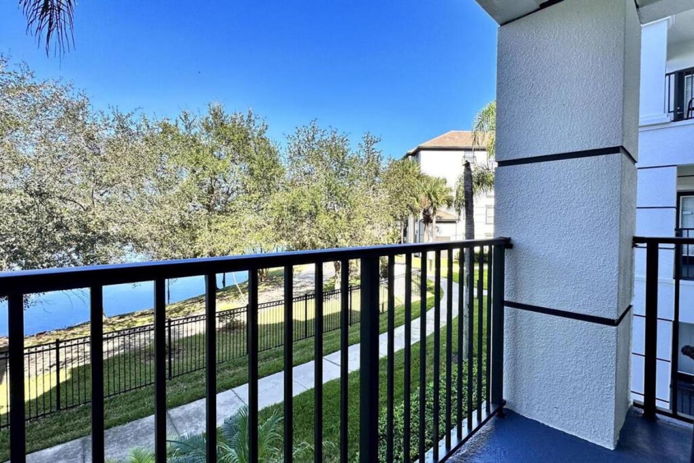 Is3-205 Lakefront - Universal * Orlando