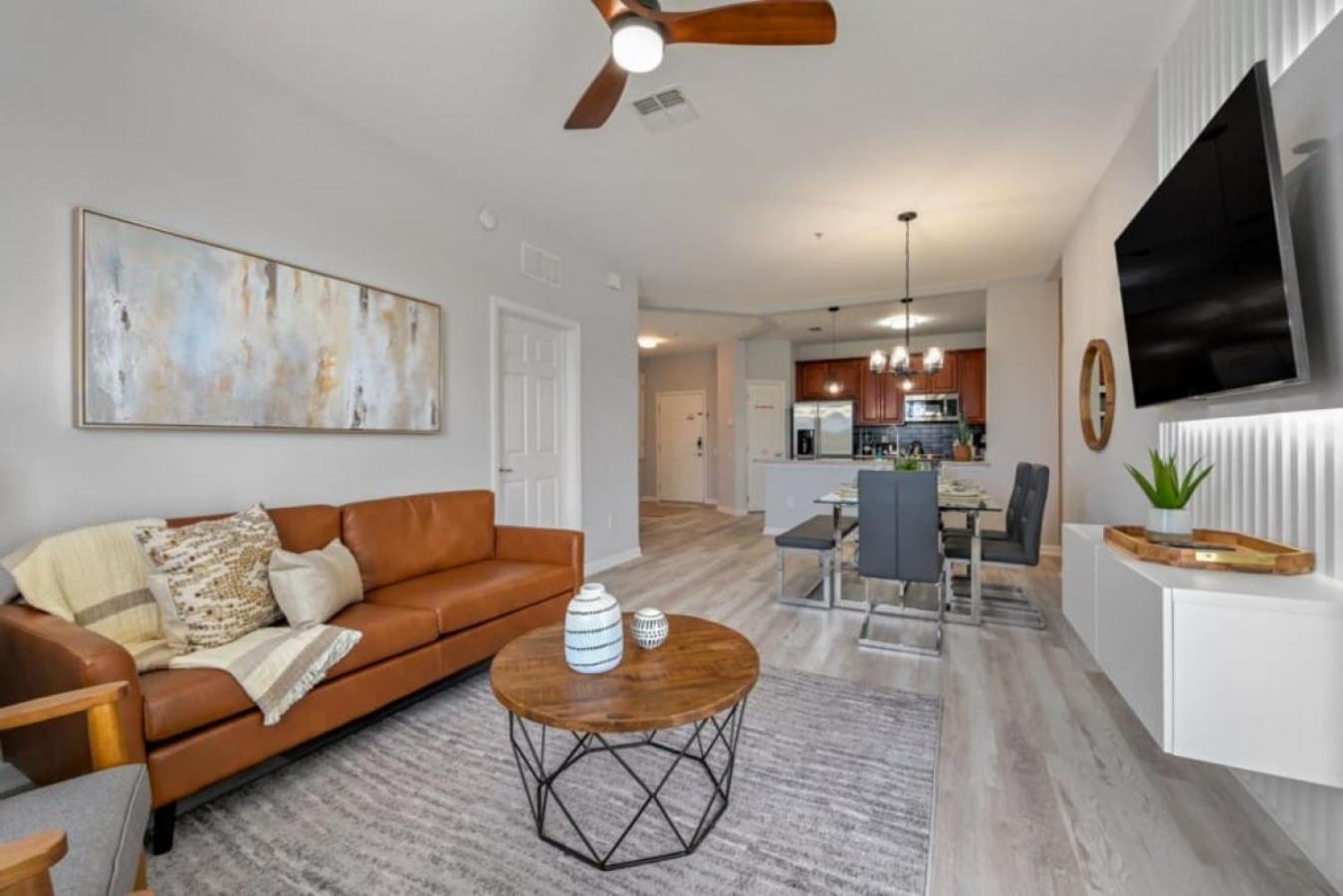 Is2-310 - New Listing - Near Major Attractions *