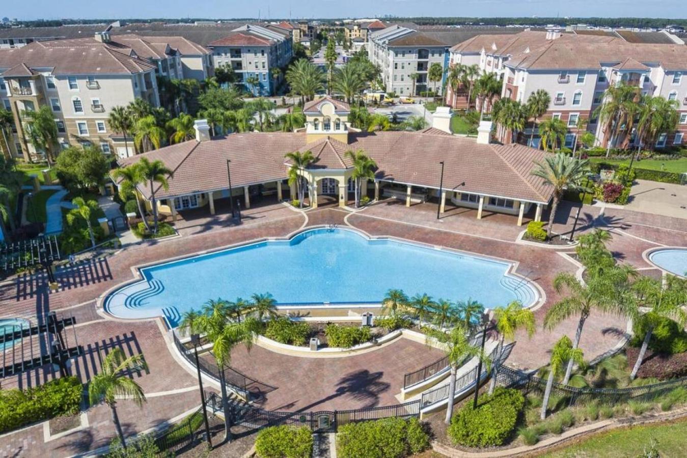 Is1-208 - View Corner Unit - Modern Decor Orlando