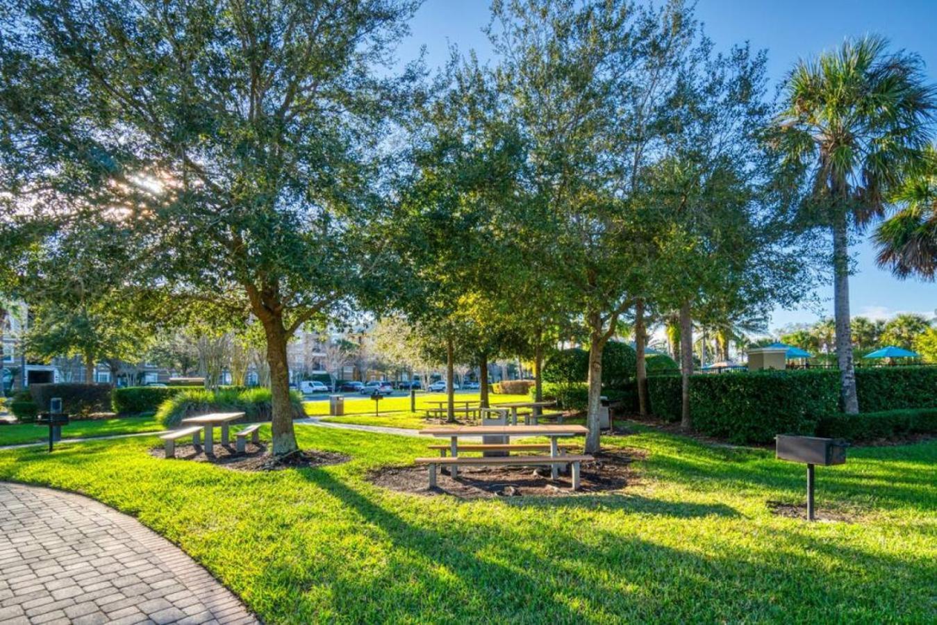 Is1-208 - View Corner Unit - Modern Decor * Orlando