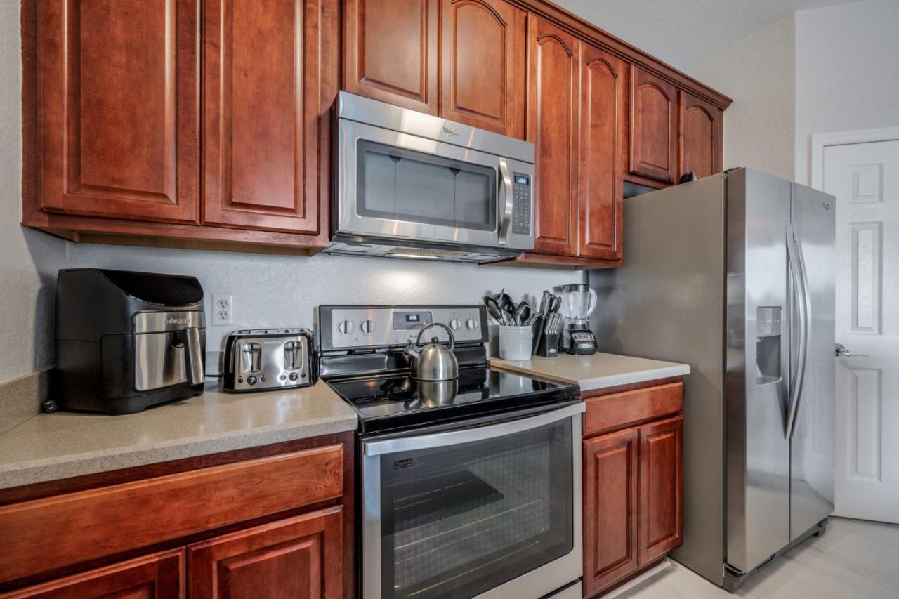 Is1-208 - View Corner Unit - Modern Decor * Orlando