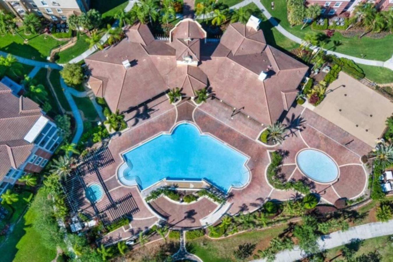 Is1-106 Beautiful - Across From Pool *