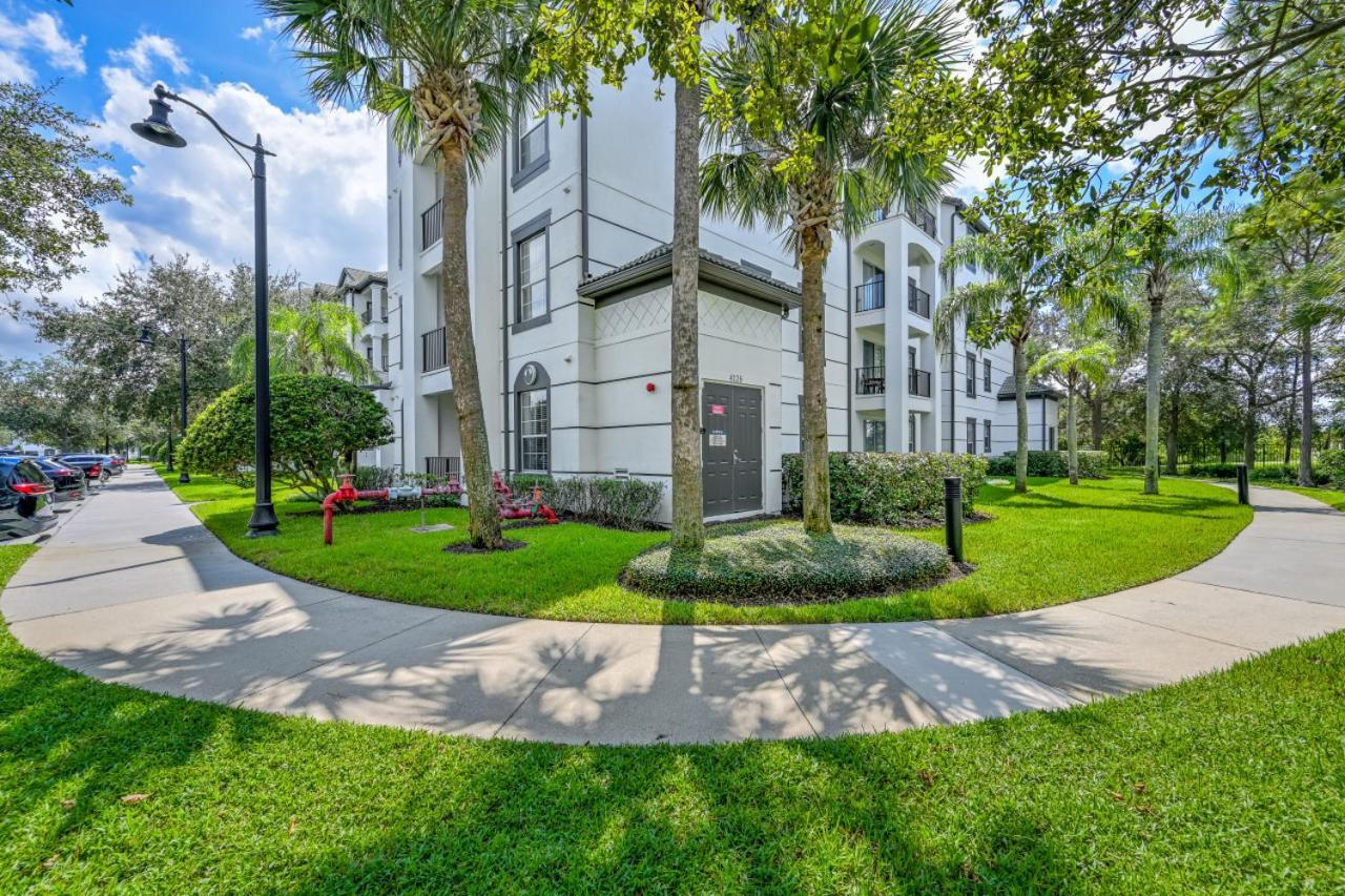 Is1-106 Beautiful - Across From Pool