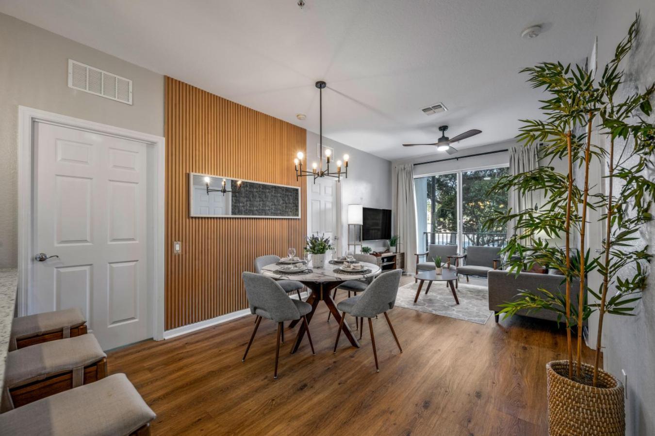 Is1-106 Beautiful - Across From Pool Holiday home *