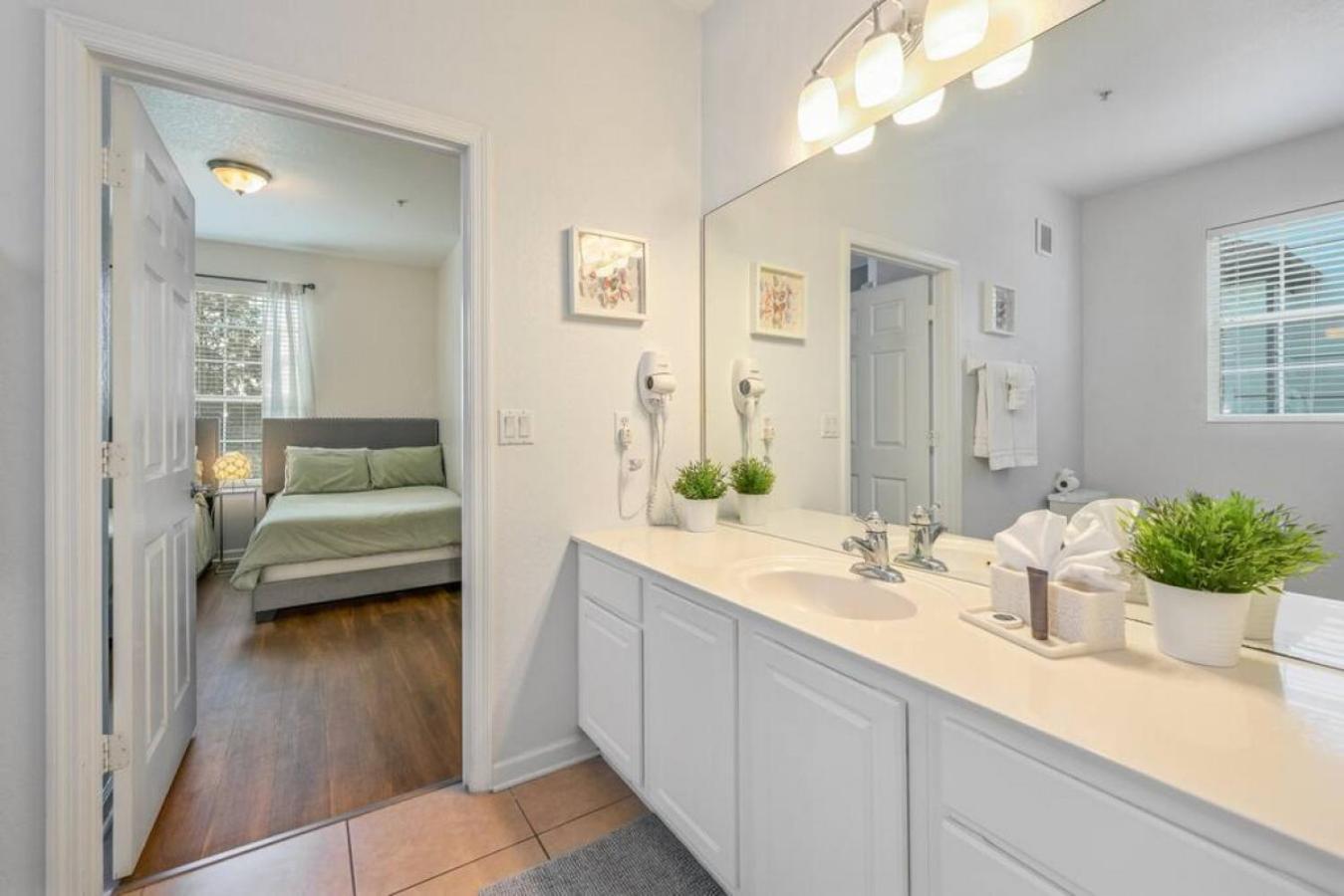 Is1-103 Lakefront Unit - Near Major Attractions Holiday home Orlando