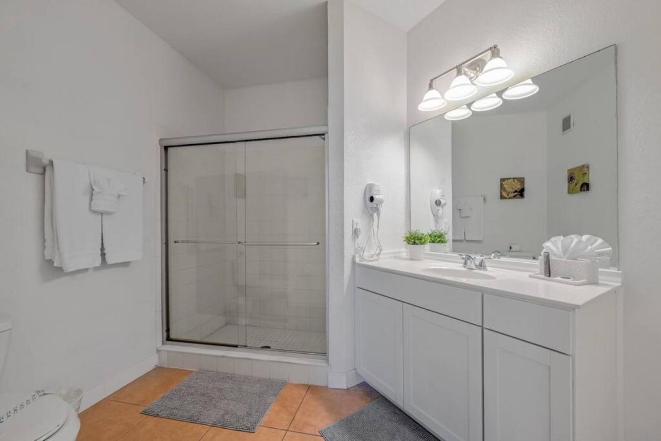 Is1-103 Lakefront Unit - Near Major Attractions *