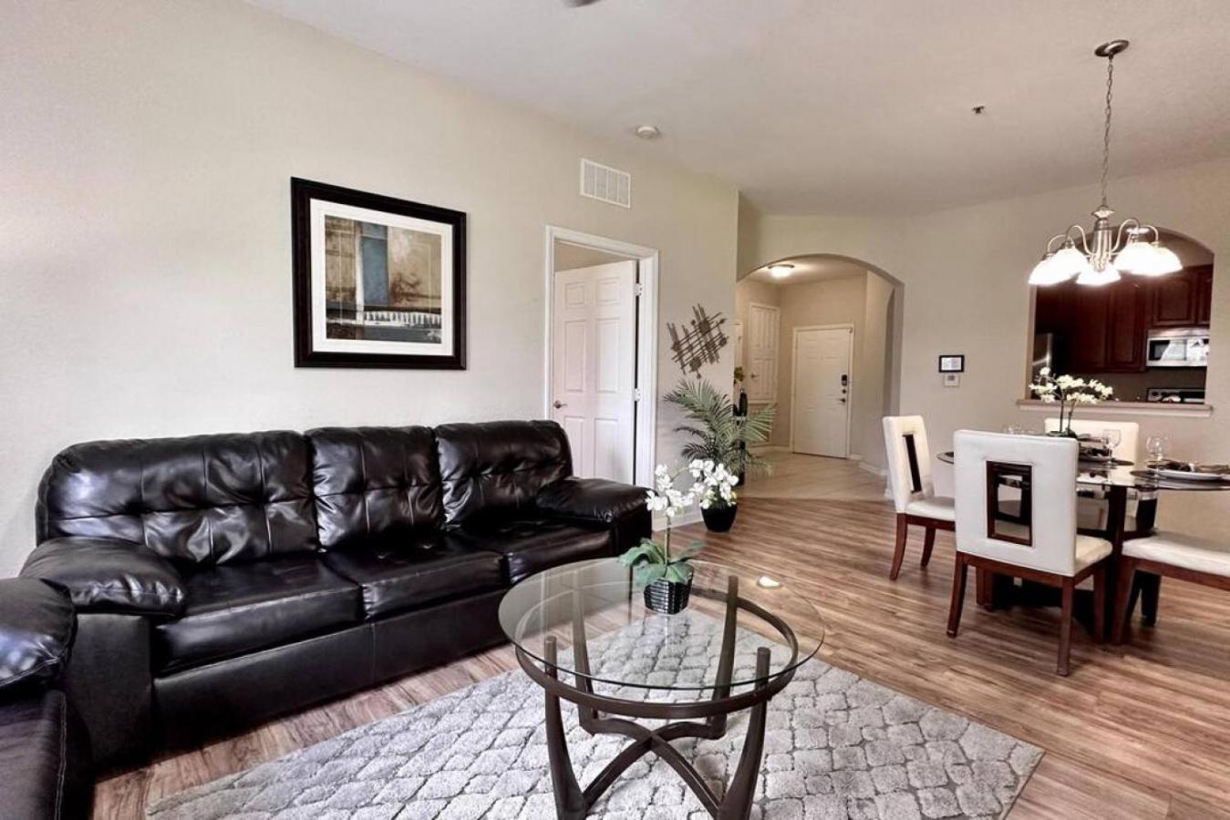 Is1 110 - Lakefront Unit - Near Major Attractions Holiday home *