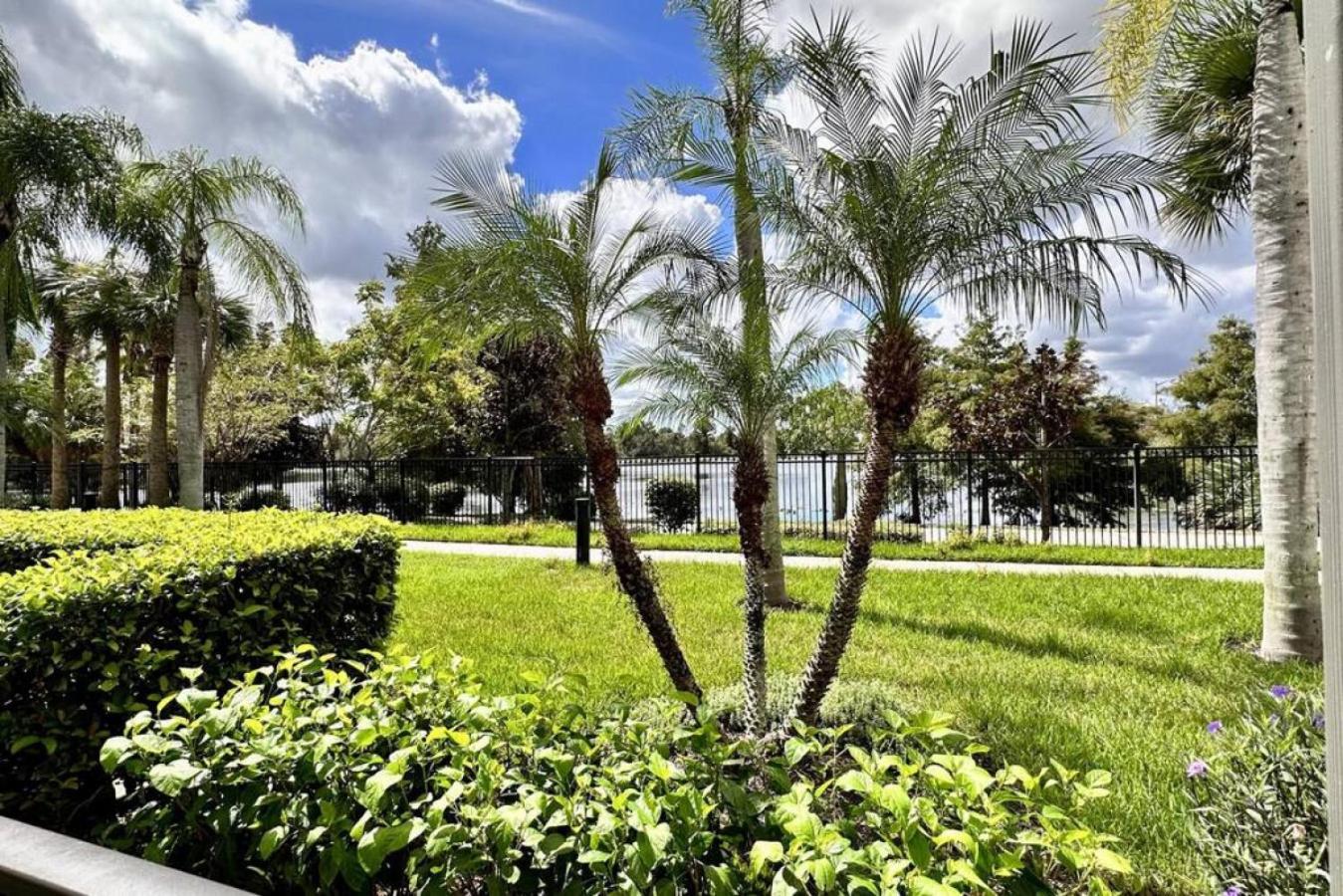 Is1 110 - Lakefront Unit - Near Major Attractions Orlando