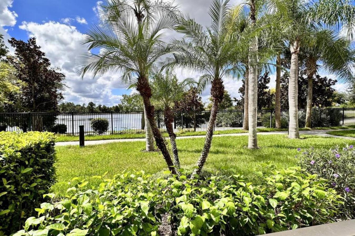 Is1 110 - Lakefront Unit - Near Major Attractions