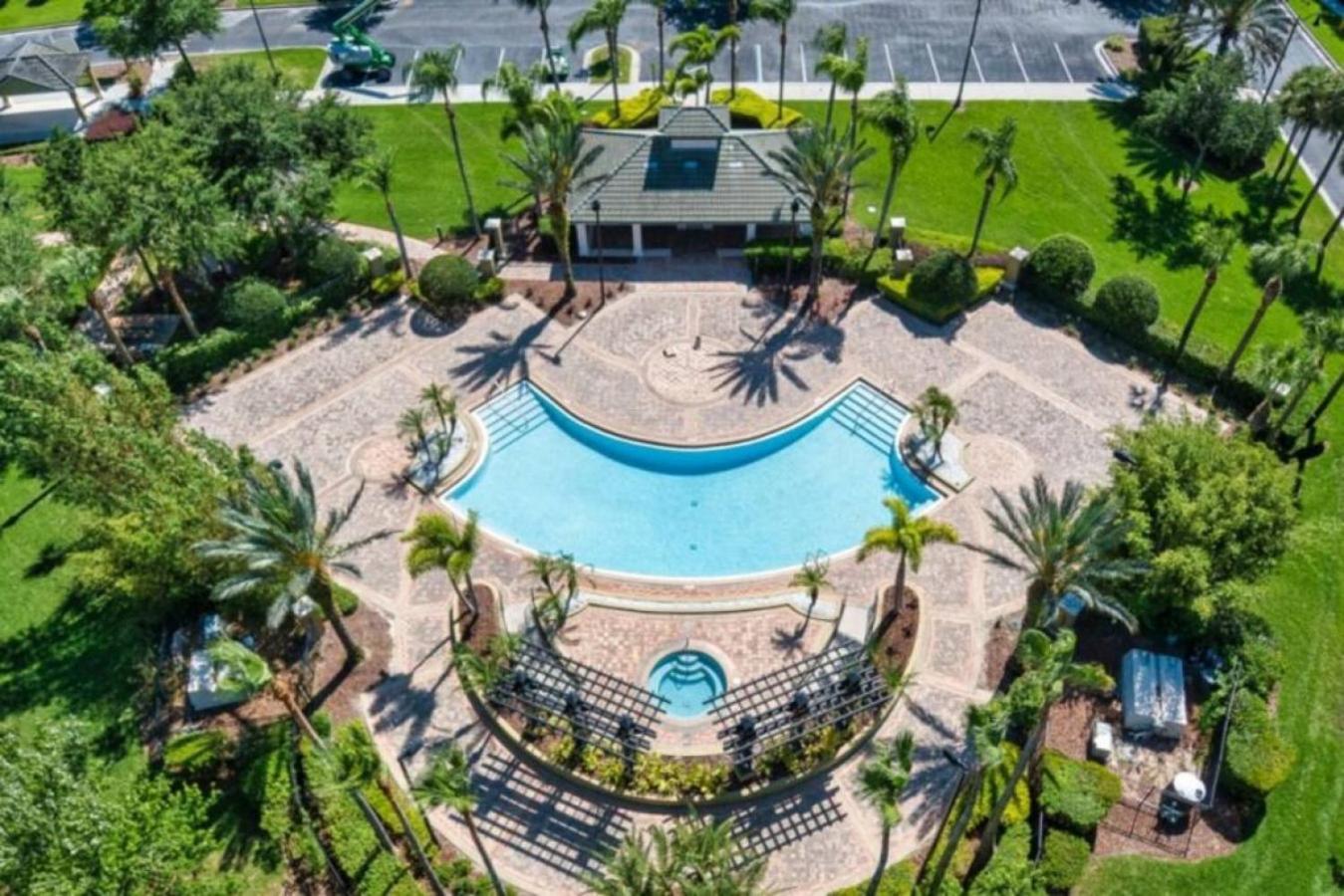 Is1 110 - Lakefront Unit - Near Major Attractions