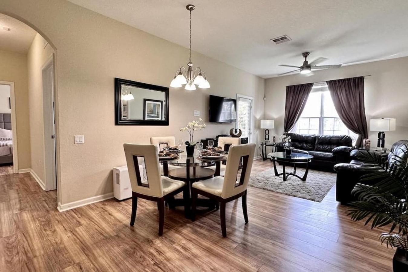 Is1 110 - Lakefront Unit - Near Major Attractions Holiday home