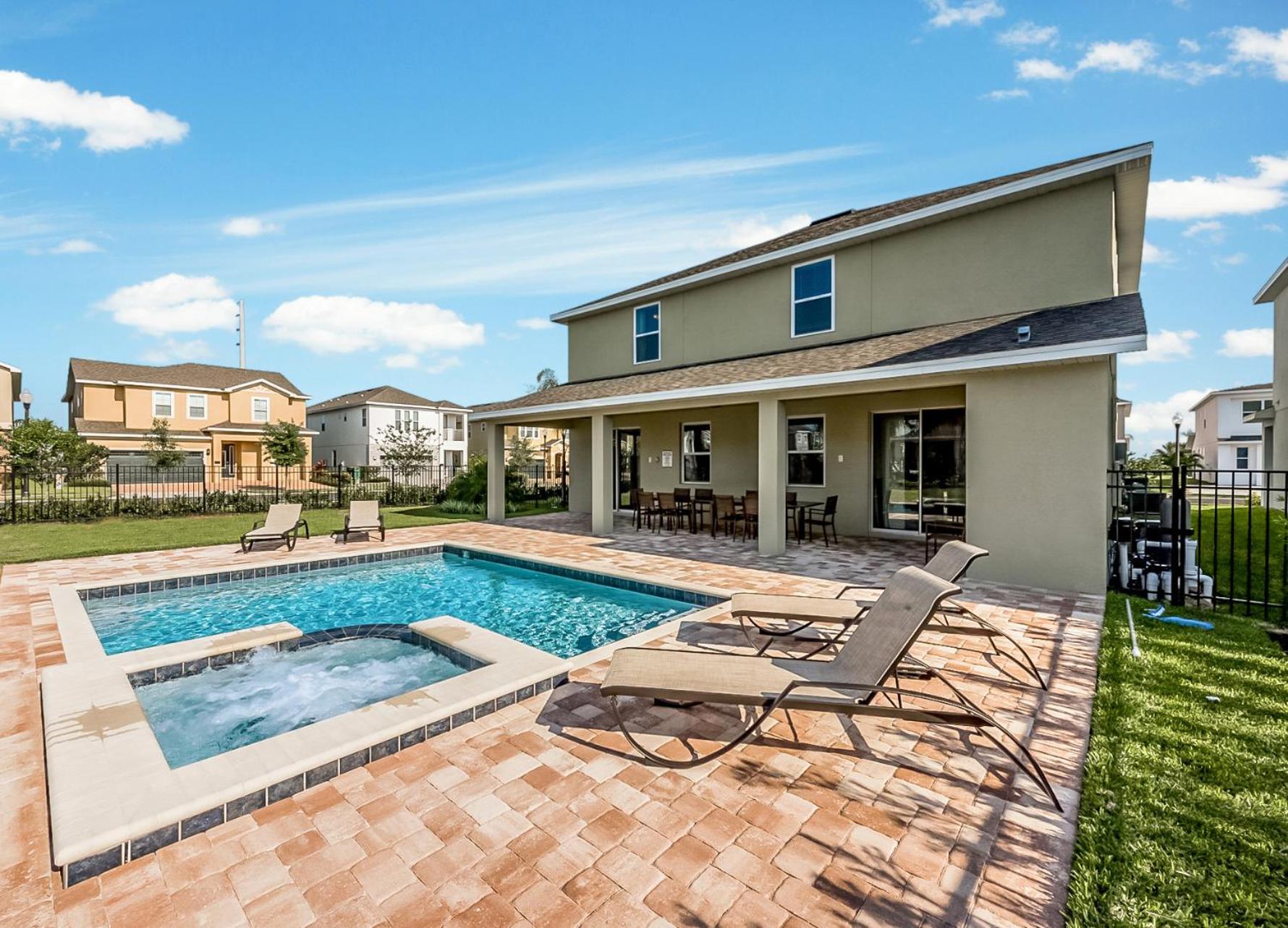 Holiday home Stylish With Media & Pool Table Near By Rentyl - 7601m