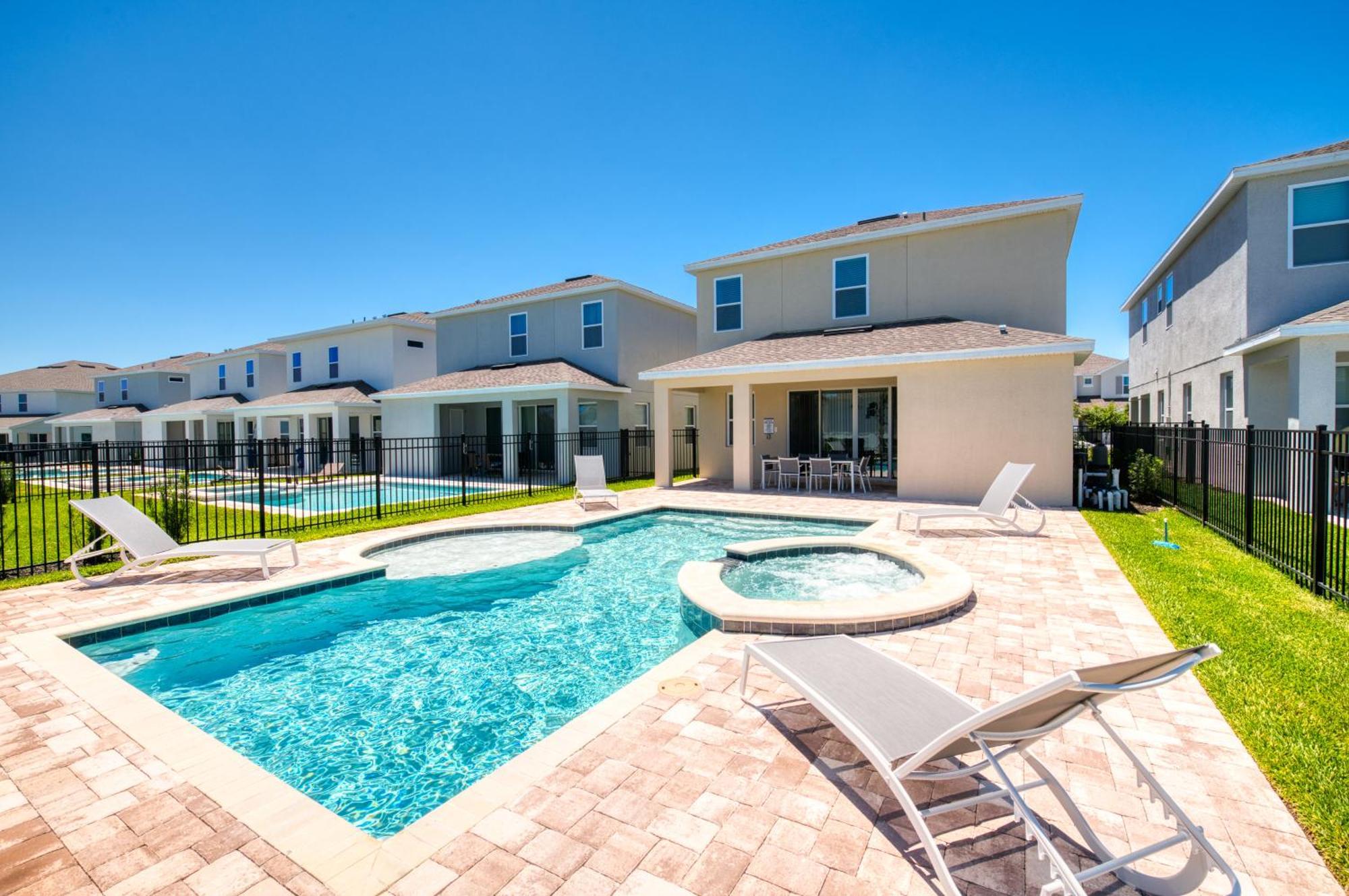 Cozy By Rentyl Near With Private Pool, Air Hockey Table & Amenities - 321b * Orlando