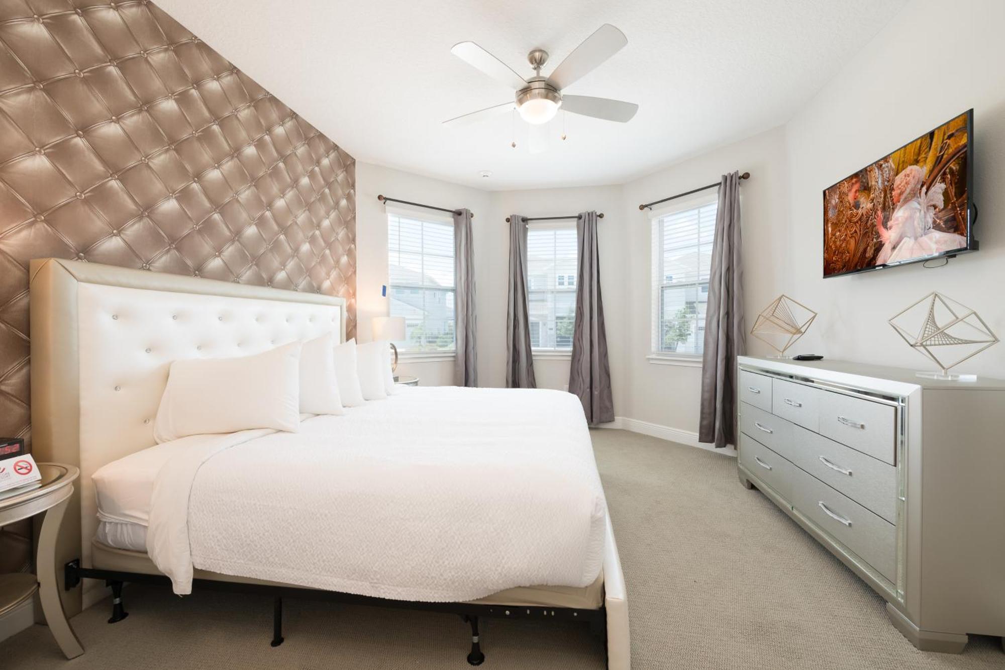 Vibrant With Theater & Pool Table Near By Rentyl - 7713g Holiday home