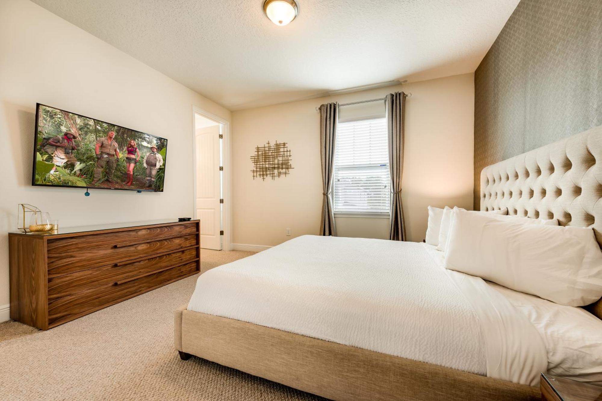 Holiday home Chic By Rentyl With Mini Soccer Field & Golf Near - 7715f