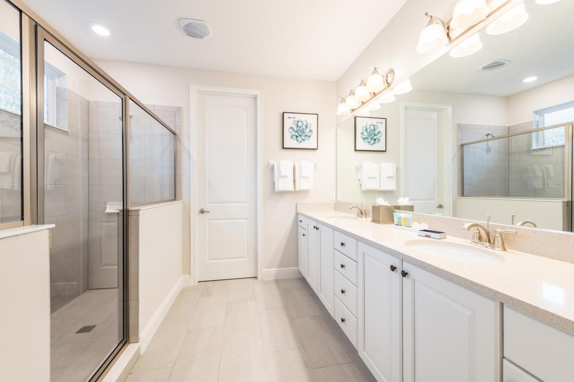 Spacious With Game By Rentyl Near - 241s Holiday home *