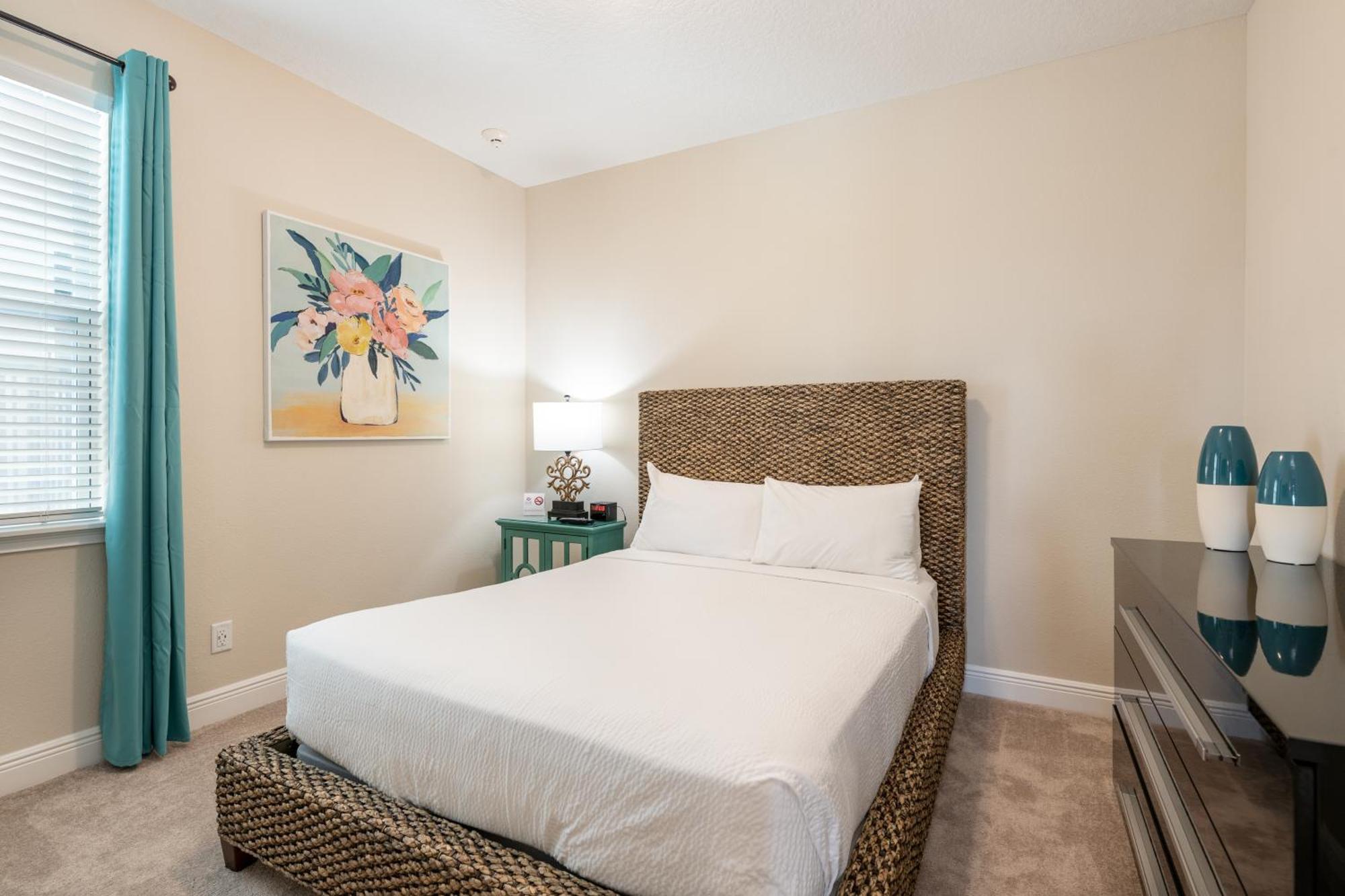 Inviting By Rentyl With Movie Theater, Pool Table And Theme Near - 332s