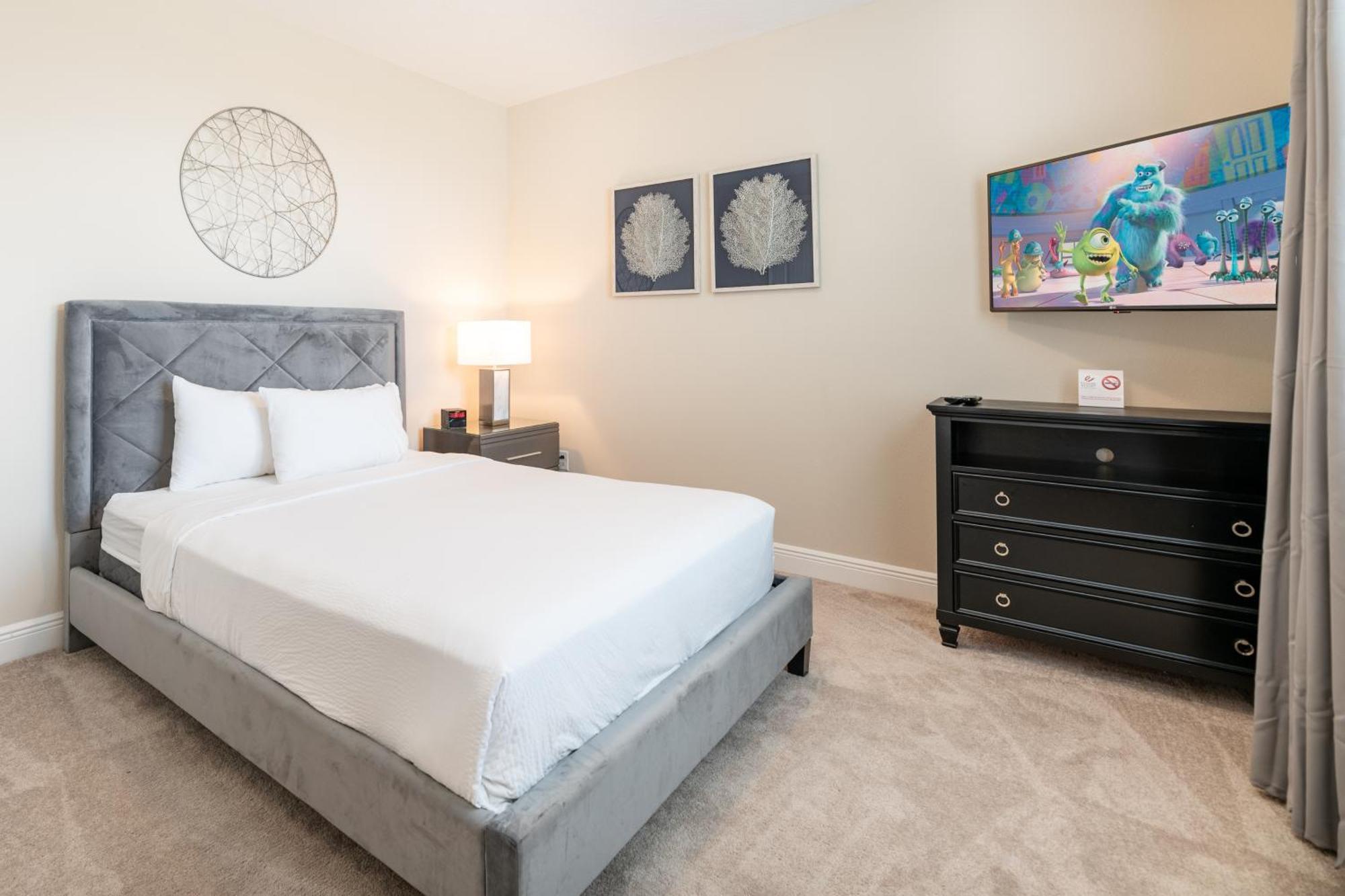 Inviting By Rentyl With Movie Theater, Pool Table And Theme Near - 332s Holiday home *
